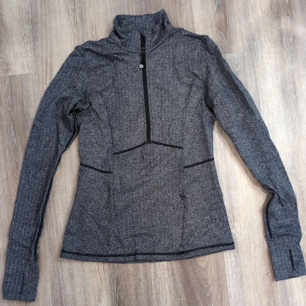 Lululemon Toasty Tech Herringbone Half Zip Pullover Thumbholes
